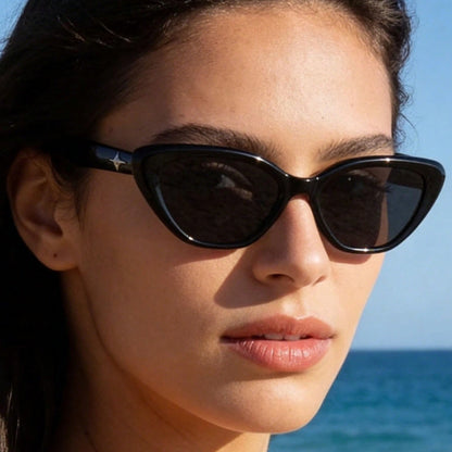 1 Pair Women’s UV Protection Retro Cat Eye Sunglasses – Sleek Black Narrow Frame Adorned with Star Detailing, Perfectly Tailored for Small Face Shapes, Elegant Fashion Shades for Everyday Styling