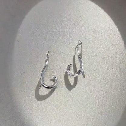 1 Pair Silver-Tone Retro Hook Earrings – Unique Irregular Design & Hypoallergenic, Bohemian-Chic Travel Souvenirs & Thoughtful Gifts for Women (Valentine’s Day, Holidays)