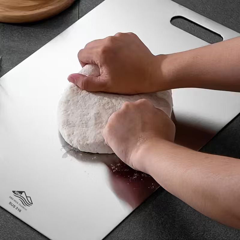 Restaurant & Home-Ready High-End Cutting Board – Double-Sided Stainless Steel, Non-Slip Base, Corrosion-Resistant & Easy to Clean for Camping & Picnics