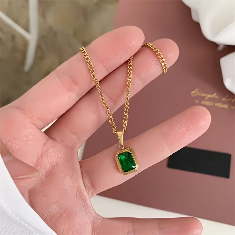 1 Piece Women’s Green Square Pendant Necklace – Retro French-Style Design, Alloy Setting & Elegant Collarbone Chain, Perfect for Valentine’s Day, Party Looks & Daily Wear