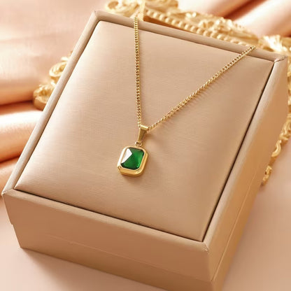 1 Piece Women’s Green Square Pendant Necklace – Retro French-Style Design, Alloy Setting & Elegant Collarbone Chain, Perfect for Valentine’s Day, Party Looks & Daily Wear