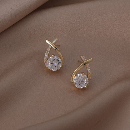 1 Pair of Fashionable & Elegant Gold Stud Earrings – Adorned with Sparkling Cubic Zirconia, Cute Stylish Design Perfect for Daily Wear, Travel & Celebration Events