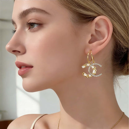 1 Pair Fashionable White Double C Earrings – Exquisite Luxury Braided Detailing, Timeless Elegant Charm, Versatile Jewelry Perfect for Daily Commutes & Special Occasions