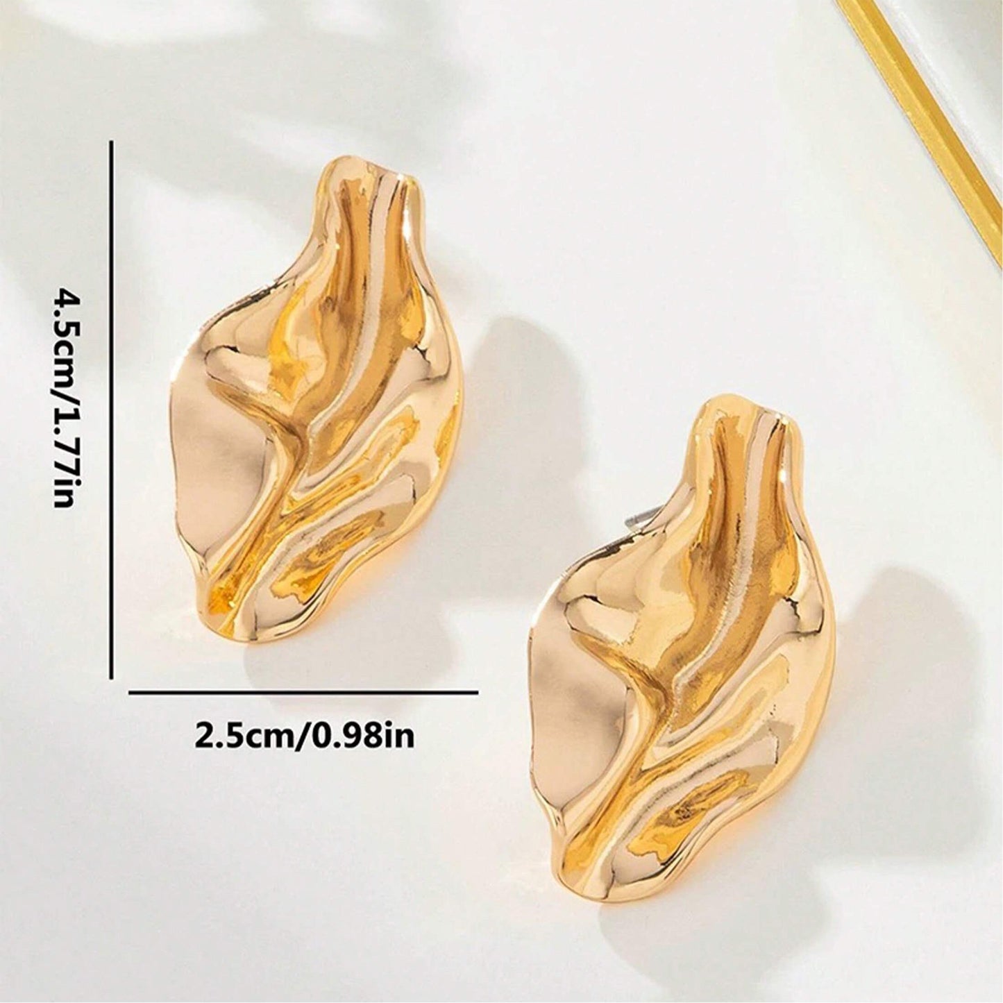 1 Pair Women’s Large Statement Gold Irregular Geometric Leaf Earrings – Bold Minimalist Metal Craftsmanship, Sleek Design Perfect for Elevating Distinctive Daily Outfits