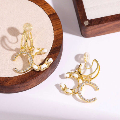 1 Pair Fashionable White Double C Earrings – Exquisite Luxury Braided Detailing, Timeless Elegant Charm, Versatile Jewelry Perfect for Daily Commutes & Special Occasions