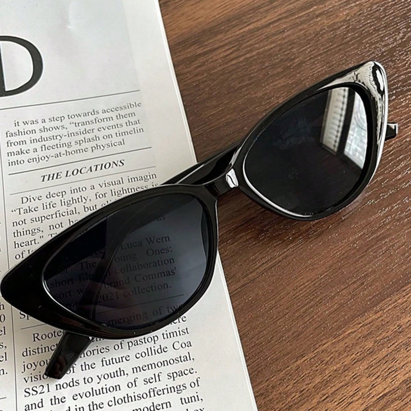 1 Pair Women’s Narrow Frame Retro Black Cat Eye Sunglasses – UV Protection with Unique Black Gradient Lenses, Plastic Frame & Face-Slimming Design, Elegant Versatile Fashion Eyewear