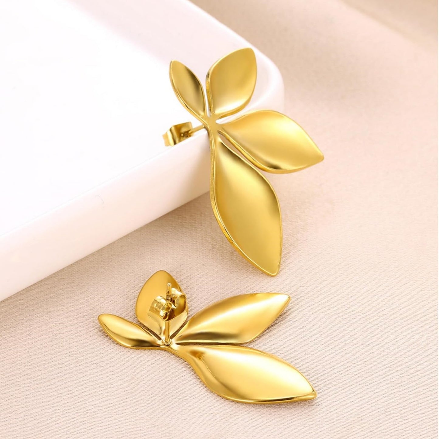 1 Pair High-End Lustrous Floral Leaf Earrings – Euro-American Niche Minimalist Chic Style, Perfect Jewelry for Parties, Anniversaries, Christmas & Halloween, Ideal Gift for Girlfriend, Best Friend & Family