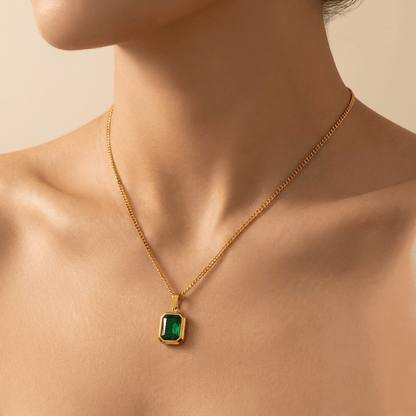 1 Piece Women’s Green Square Pendant Necklace – Retro French-Style Design, Alloy Setting & Elegant Collarbone Chain, Perfect for Valentine’s Day, Party Looks & Daily Wear