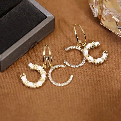1 Pair Fashionable White Double C Earrings – Exquisite Luxury Braided Detailing, Timeless Elegant Charm, Versatile Jewelry Perfect for Daily Commutes & Special Occasions