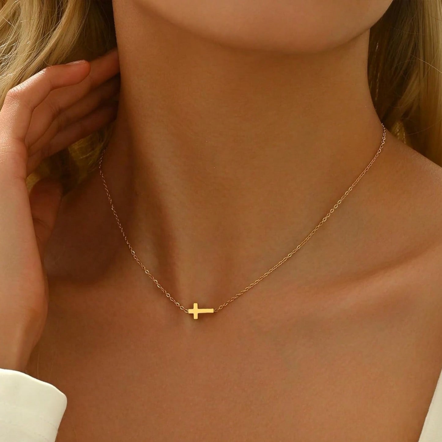1 Piece Elegant Cross Pendant Necklace – Sleek Graceful Lines, Refined Everyday Jewelry Perfect for Women’s Light Romantic Dates & Daily Commutes, Practical Stylish Gift for Girls