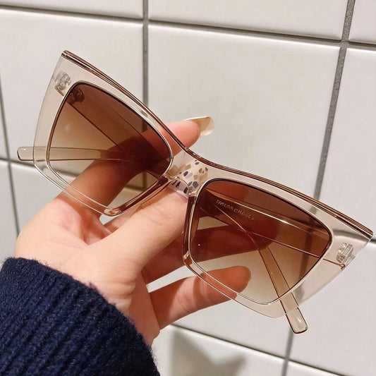1 Pair Women’s Oversized Black Cat Eye Sunglasses – Vintage Tea Gradient Transparent Lenses with Reliable UV Protection, Timeless Stylish Eyewear Perfect for Daily Wear & Special Occasions