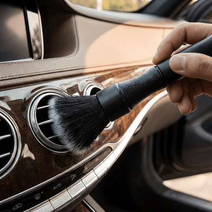 1 PC Black Soft Bristle Dust Brush – Battery-Free Plastic Tool for Car Interiors, Dashboards & Computer Keyboard Cleaning